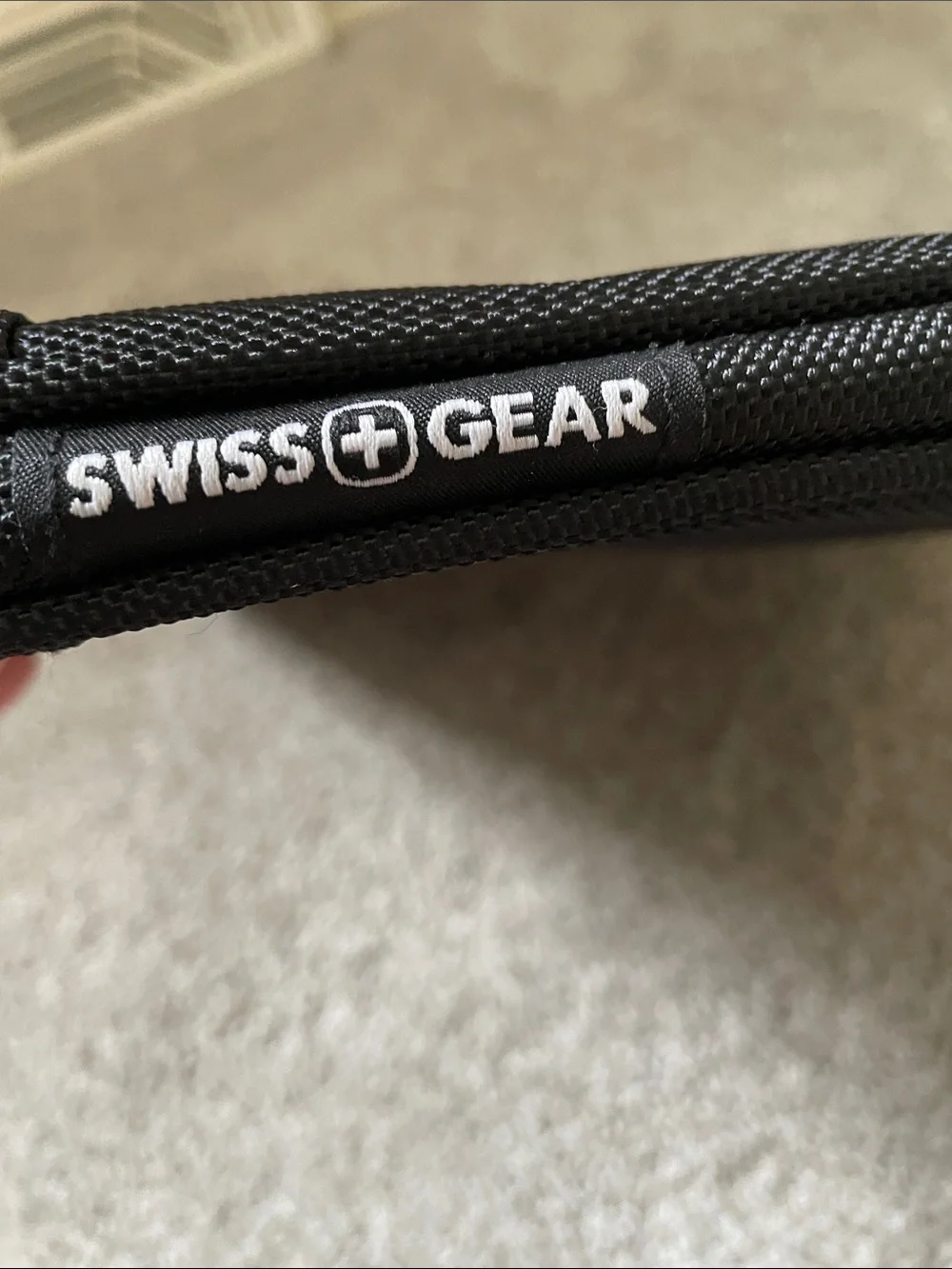 SwissGear laptop / tablet sleeve Black padded soft velvety lining